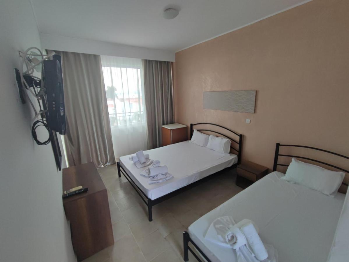 Golden Beach Hotel Метаморфосі Екстер'єр фото